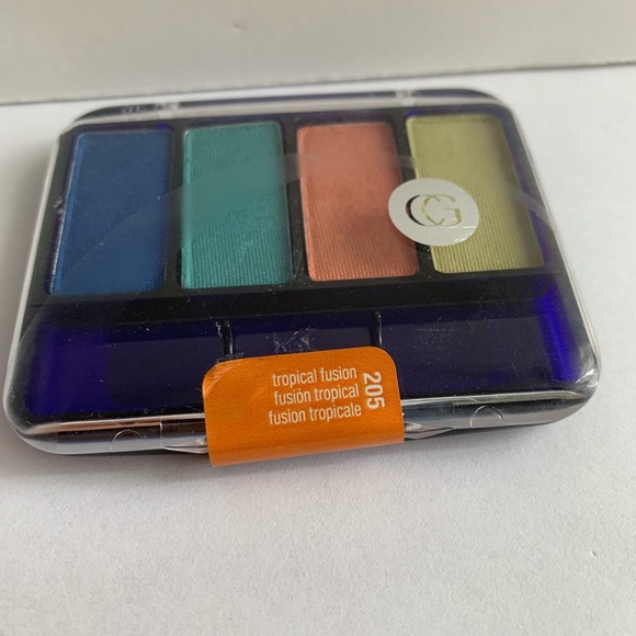 COVERGIRL Other - CoverGirl Eye 4 Kit Shadow, Tropical Fusion 205,